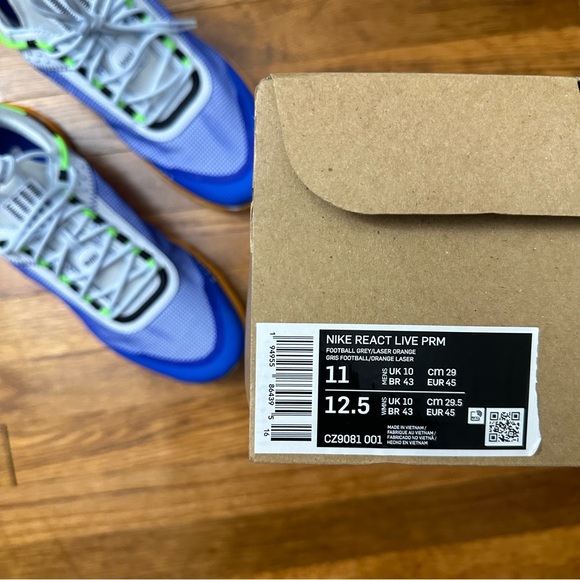 Nike React Live PRM Sneakers - Picture 10 of 11